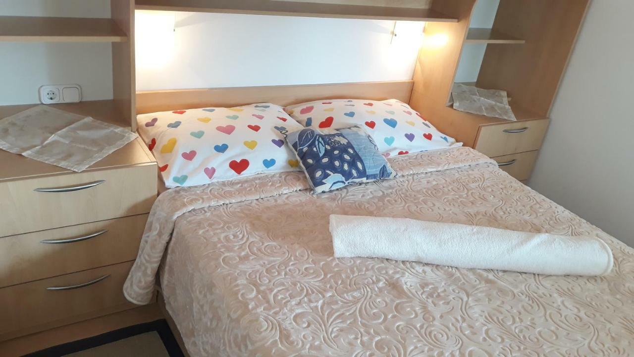 Apartments Puky Dreams โนวาลยา ภายนอก รูปภาพ